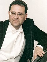 Daniel Blumenthal, the American pianist, enjoys an international reputation as soloist, concert musician and chamber artist.  Mr Blumenthal is a laureate of many competitions including the Queen Elisabeth International Music Competition (1983).  He is professor of piano at the Royal Flemish Conservatory in Brussels.  Photo by Spectrum Concerts Berlin.